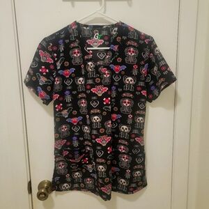 Skull candy scrub top